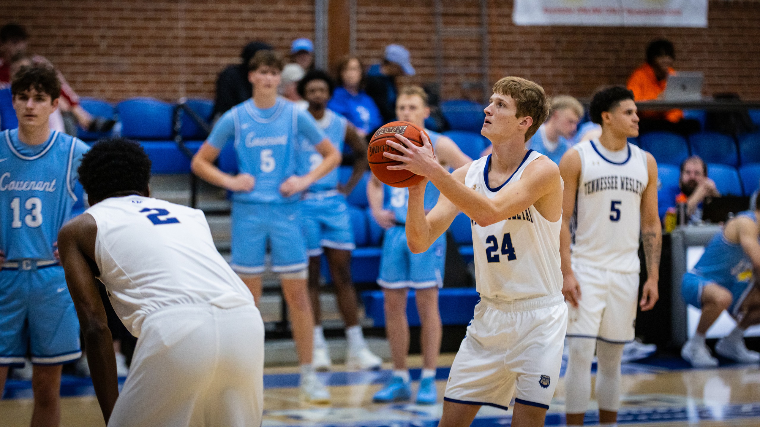 Men's Basketball Wins Game in Overtime