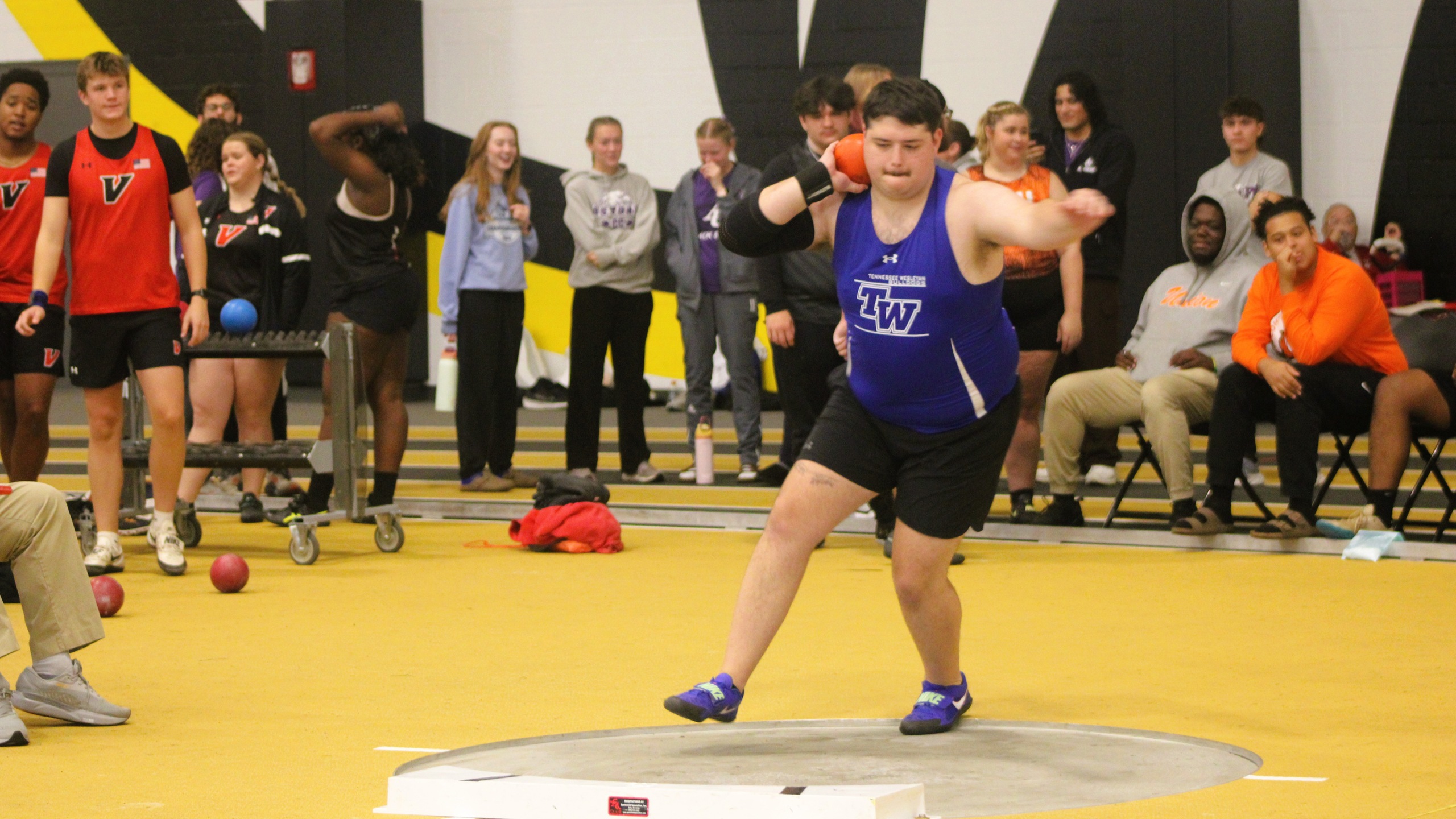 Men's Indoor Track and Field Has Strong Season Opener