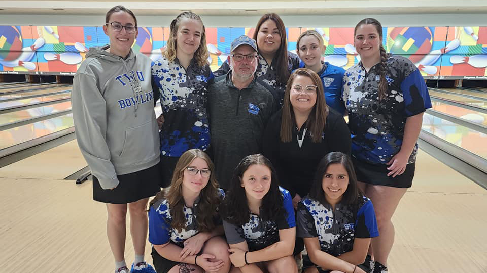 Women's Bowling Records Two Top Ten Finishes in MSC Debut