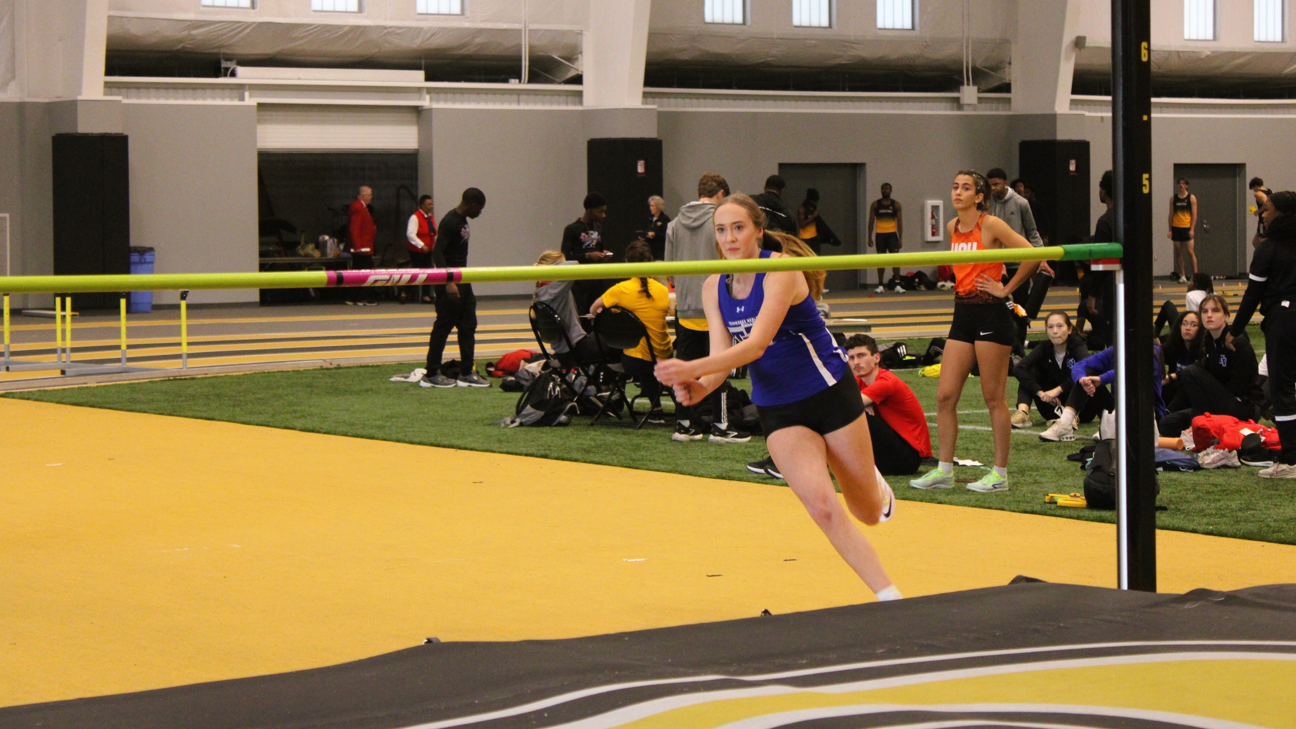 Women's Indoor Track and Field Competes at KMS Invitational