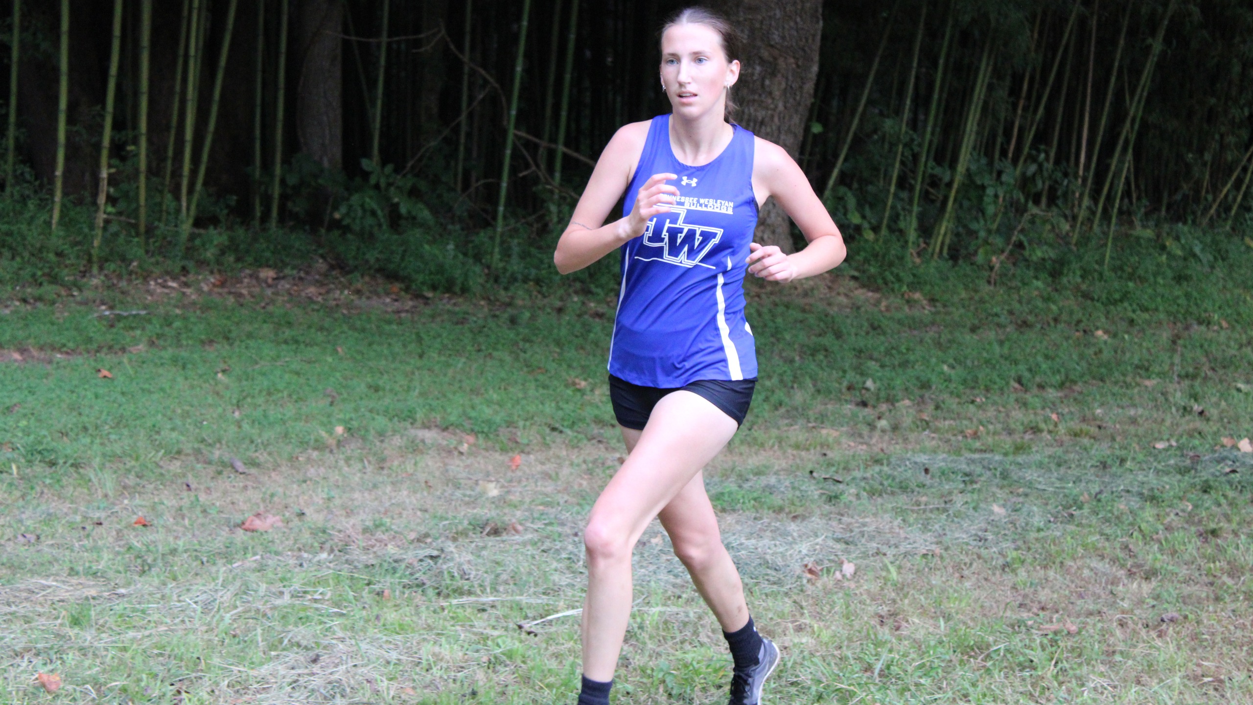 Women's Cross Country Opens Season at Battle of Flint Farms